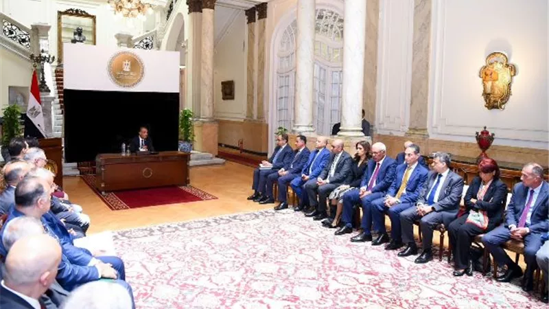وزير الخارجية يلتقي السفراء المنقولين للعمل بالسفارات والبعثات المصرية في الخارج