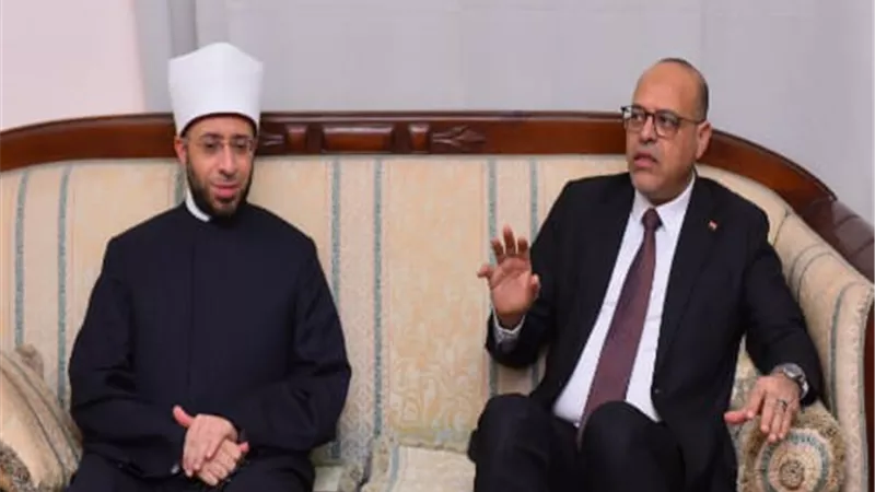 وزيرا العمل والأوقاف