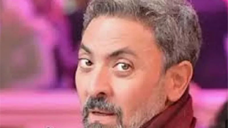 فتحي عبد الوهاب يصور فيلم 