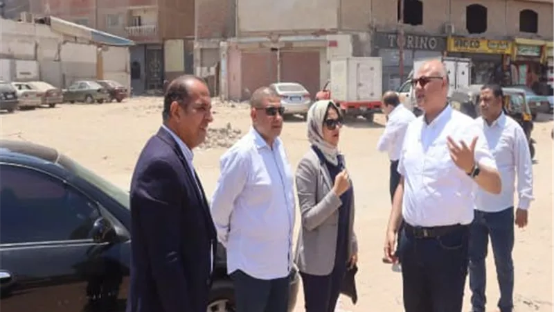 محافظ القليوبية يبحث تحويل منطقة كباري العصار وأم بيومي إلى مشروعات شبابية خدمية
