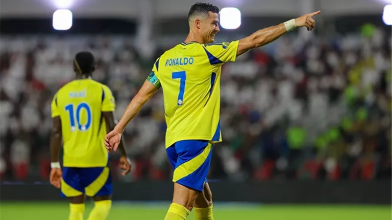 رونالدو يطالب النصر بالتعاقد مع ثنائي برتغالي لمعاونة جيسوس