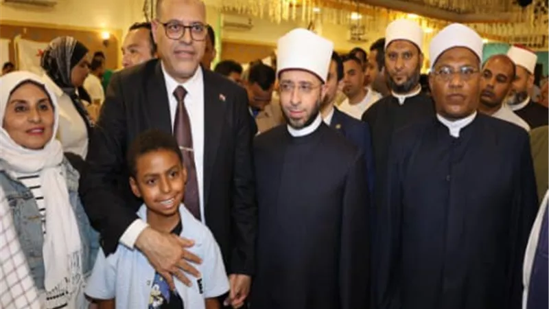 وزيرا العمل والأوقاف يفتتحان ملتقى توظيف في 