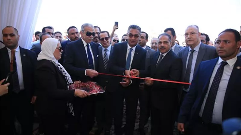 وزير التموين ومحافظ الشرقية يفتتحان سوق اليوم الواحد بالعاشر من رمضان