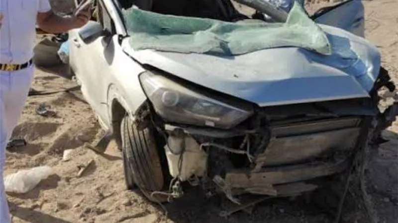 مصرع سيدة وإصابة 2 اخرين فى انقلاب سيارة ملاكى بطريق سفاجا القصير