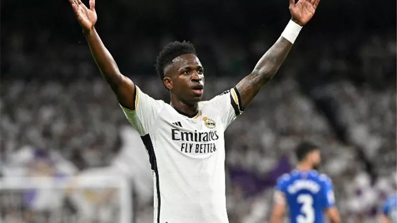 ريال مدريد يسابق الزمن لتجديد عقد فينيسيوس