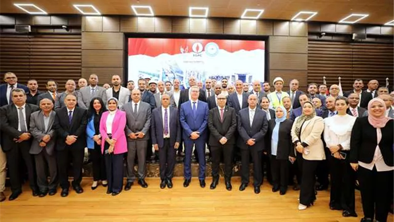 وزير البترول يتفقد مشروع منظومة 