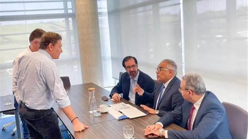 رئيس جامعة طنطا يلتقي بنائب رئيس جامعة كانتابريا لتعزيز الروابط.. صور