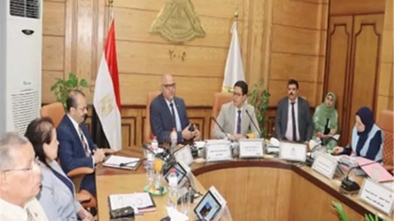 مجلس جامعة بنها يشيد بثورة 30 يونيو ويستعرض إنجازات الجامعة