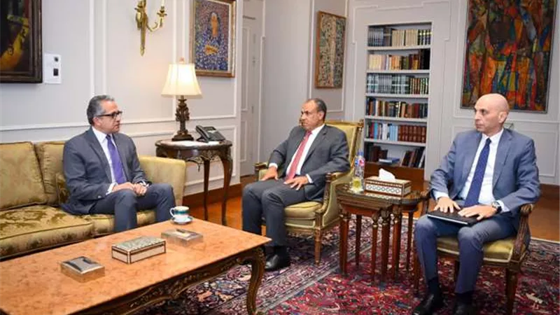 وزير الخارجية يستقبل مرشح مصر لمنصب مدير عام اليونسكو