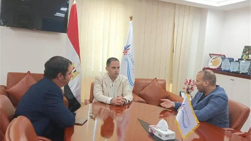 نائب وزير الصحة يتفقد مستشفى العلمين ويشيد بانتظام الفرق الطبية