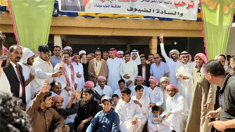 محافظ جنوب سيناء يجتمع بمشايخ وعواقل وبدو رأس سدر