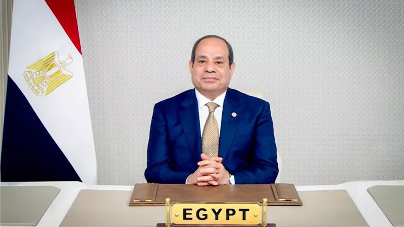 الرئيس السيسي يمنح وسام الجمهورية من الطبقة الأولى للهيئات القضائية السابقة