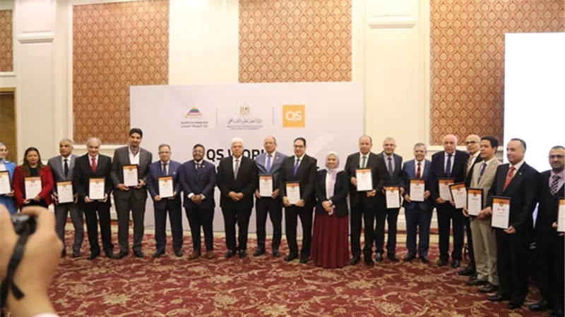 وزير التعليم العالي يكرم 20 جامعة مدرجة في تصنيف QS لعام 2025