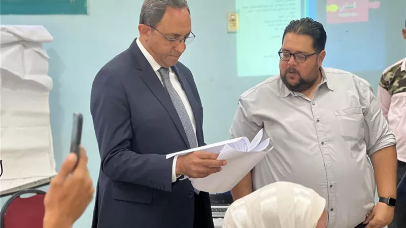 بحضور المحافظ قنا توزيع أجهزة منزلية لعدد من العرائس