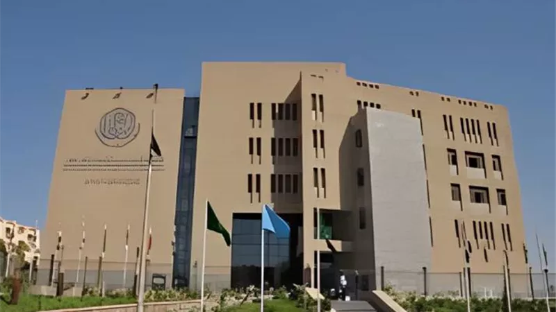 محافظ أسوان يهنئ الأكاديمية العربية للعلوم والتكنولوجيا والنقل