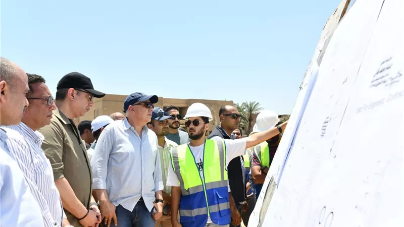 وزير الرى ومحافظ الفيوم يتفقدان حالة الري ومحطات الرفع والمنشآت