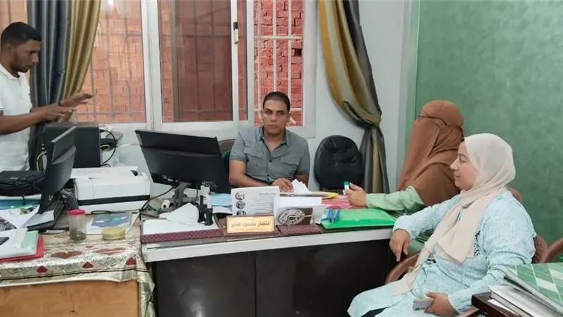 رئيس الزقازيق يتابع اعمال المراكزالتكنولوجية بالوحدات المحلية
