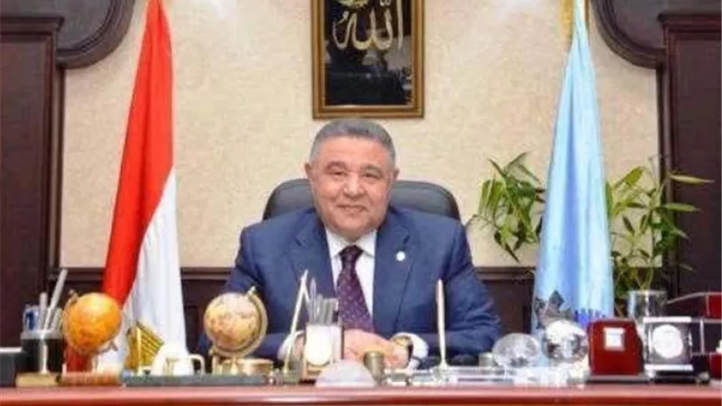 محافظ البحر الأحمر يعلن صرف 6 مليون جنية تعويضاً للصيادين