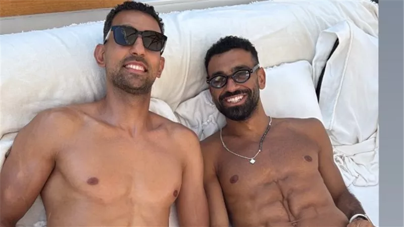 شاهد.. محمد صلاح يستمتع بعطلته الصيفية رفقة كوكا