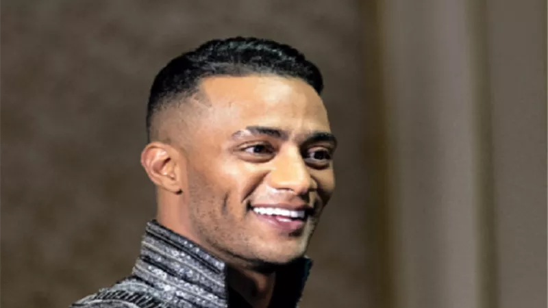 محمد رمضان يحتفل بتصدر أغنيته 