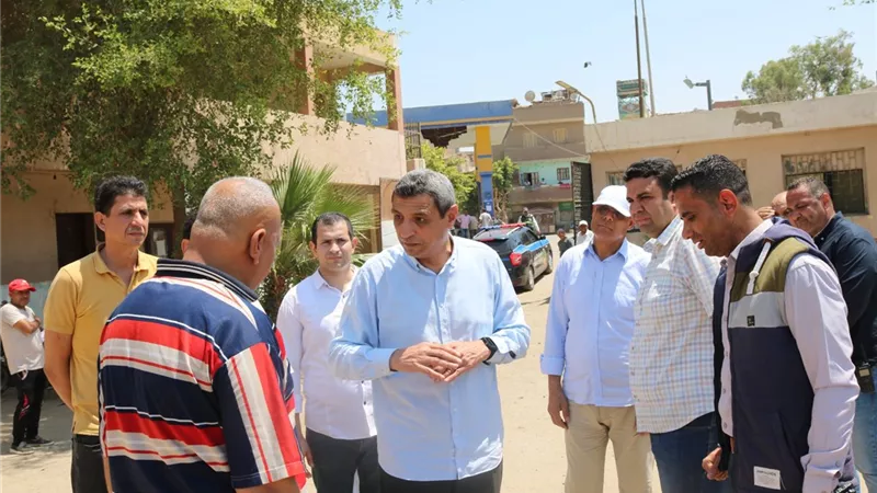 محافظ السويس في جولة مفاجئة لورش المحافظة