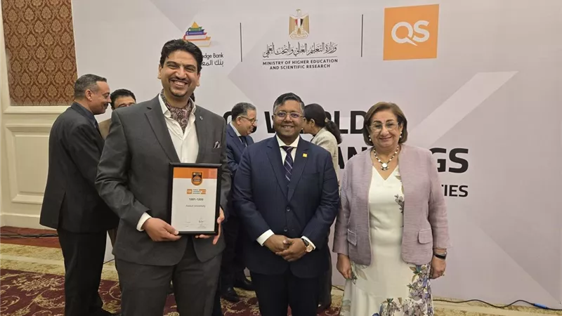 وزير التعليم العالي يكرم جامعة أسيوط ضمن 20 جامعة مصرية