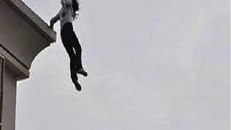 فتاة تقفز من السابع بسبب الثانوية العامة فى دار السلام
