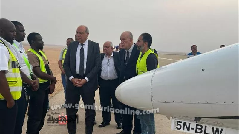 وزير الطيران يتابع هبوط اضطراري لطائرة خاصة أجنبية بمطار القاهرة