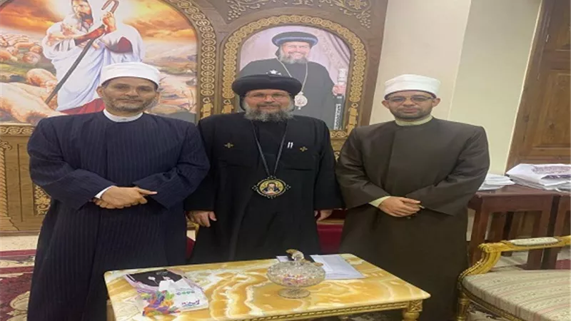 مدير أوقاف المنيا يهنئ مطران ديرمواس ودلجا الجديد