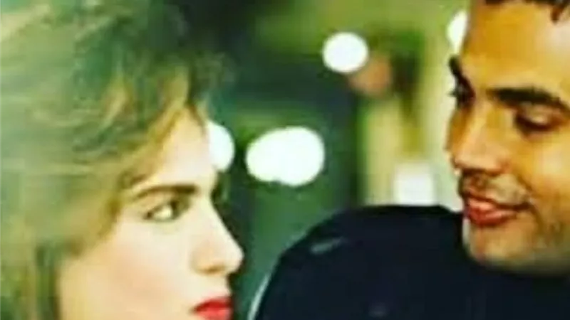 سيمون تداعب متابعيها وتعلق : 