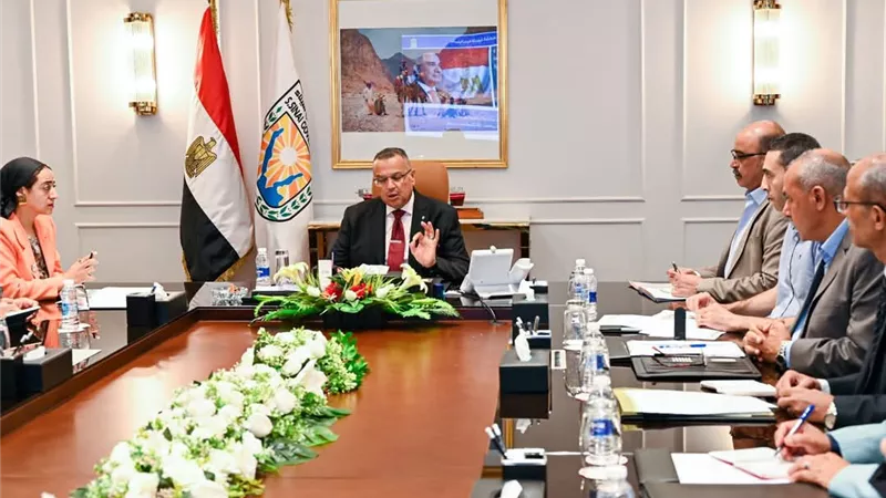 محافظ جنوب سيناء يعقد اجتماع لمتابعة ملف التصالح
