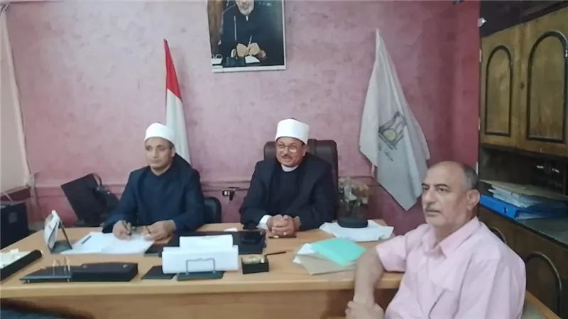 مرعي يلتقي القيادات ويؤكد على ترسيخ قيم التعاون وجودة الأداء