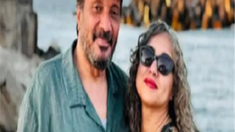 على الحجار يحتفل بعيد زواجه الـ23 برسالة رومانسية