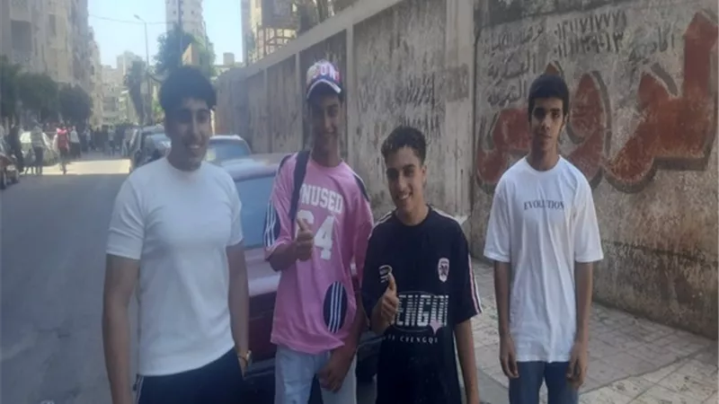 سعادة فى الأدبي بالجغرافيا وحزن لطلاب العلمى بالكيمياء