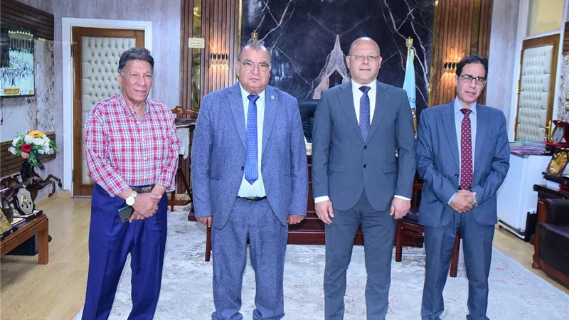 وفد وزارة التعليم العالي يزور كلية الإعلام بجامعة سوهاج الأهلية
