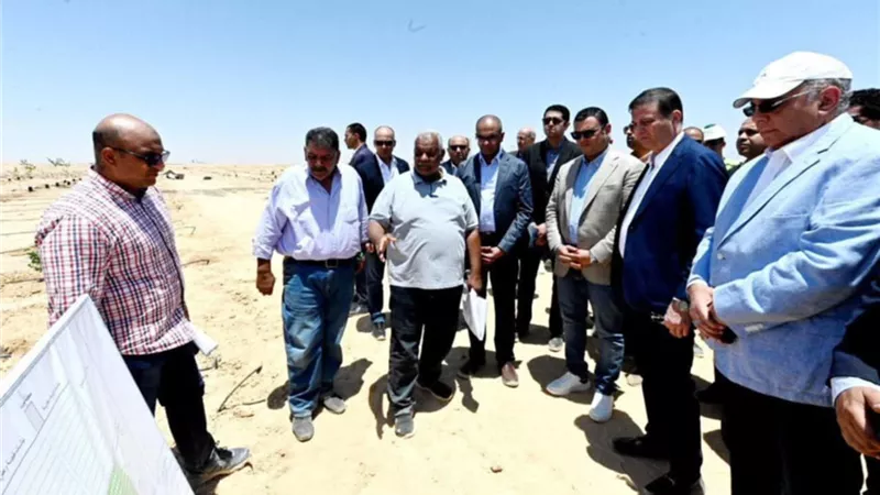 وزيرا الإسكان والزراعة يتفقدان محطة التجارب البحثية لتحلية مياه البحر