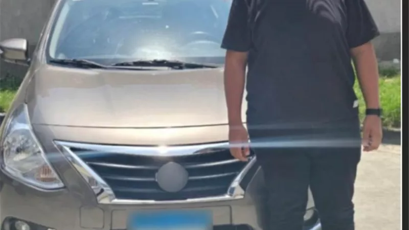 ملابسات فيديو لقائد سيارة يضع طعام مسمم للكلاب الضالة بالجيزة