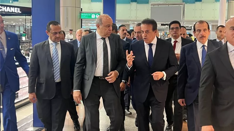 الحفنى وعبد الغفار .. تفقدا عيادات الحجر الصحي بمطار القاهرة الدولى