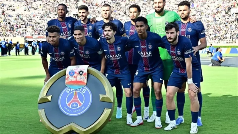 مايولو وكفاراتسخيليا.. تشكيل باريس سان جيرمان أمام بايرن ميونخ