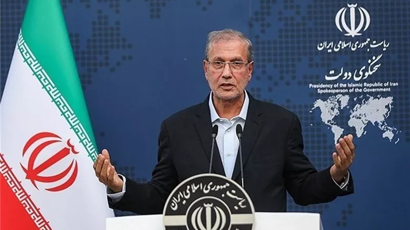 مشجعة إيرانية تحرق نفسها لتفتح أبواب ملاعب كرة القدم لمواطناتها