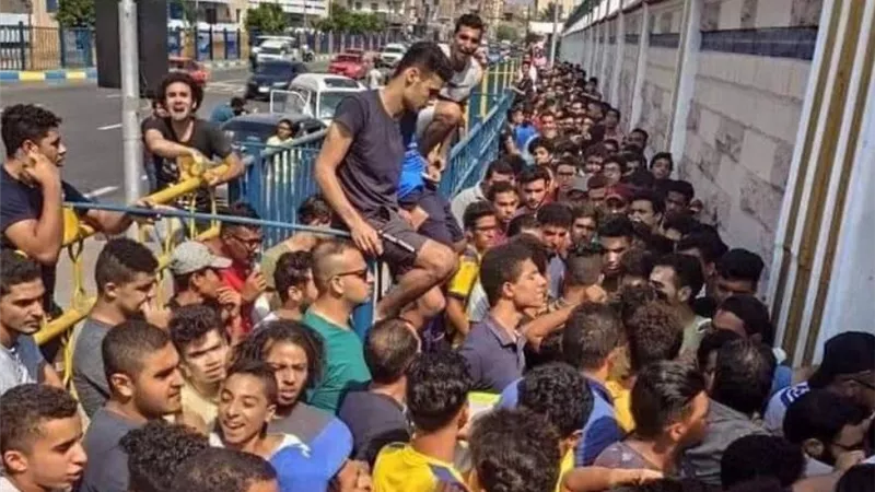 جماهير الاسماعيلي تطالب بزيادة منافذ بيع التذاكر لمنع التكدس