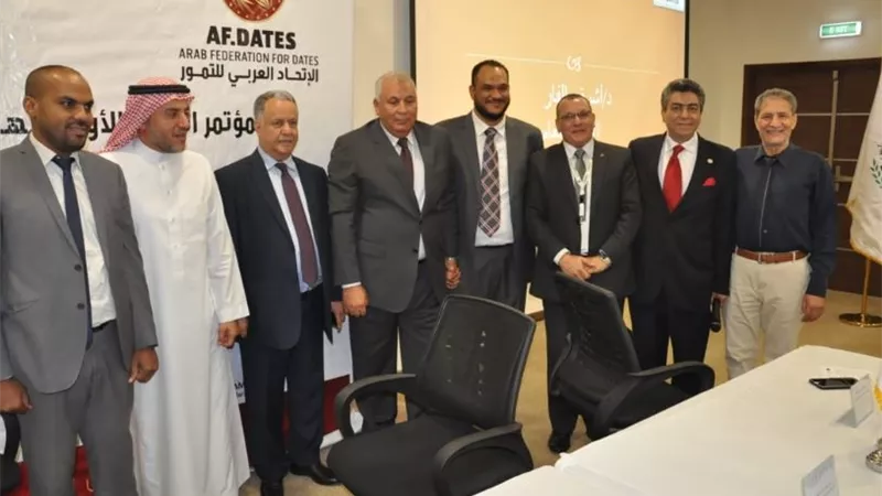 بالصور .. الامين العام للاتحاد . انشاء وتوثيق يوم علامي للتمور علي ان يطلق في احتفاليه كبيره من محافظة الوادى الجديد