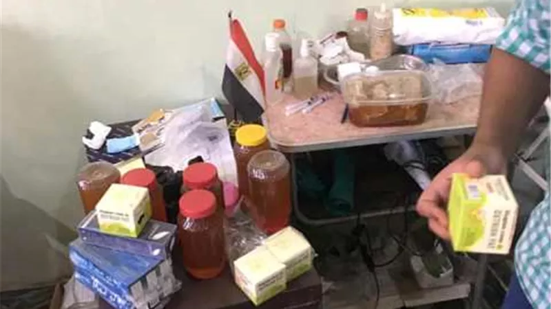 الطبيب المزيف هرب من أعلى سطح العياده ببنى سويف