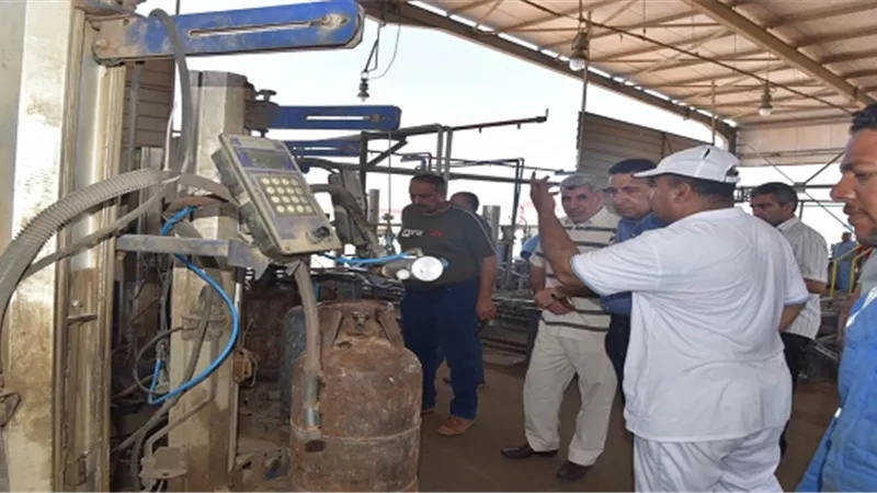 محافظ مطروح يوجه بسرعة حصر مشكلات مصنع تعبئة الغاز لسرعة حلها