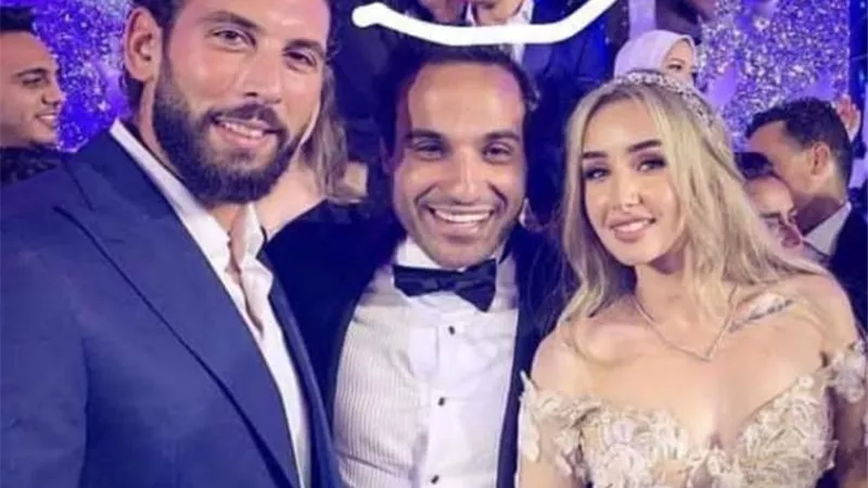 محمد انور يداعب المرغنى بصورة من فرح هنا وأحمد فهمى