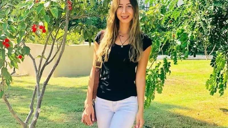 إطلالة ساحرة للنجمة هند رضا