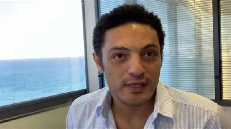 محمد على الهارب يستخدم إعلام الإخوان للرد على زوجته وفضح ابنته