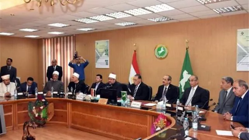 3 وزراء والمفتي يلتقون أئمة ودعاة الشرقية ..صور
