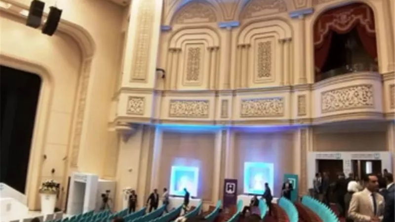 شاهد .. مركز المنارة يستعد لبدء فعاليات المؤتمر الوطني في نسخته الثامنة بعد قليل