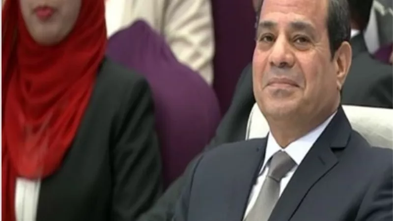 السيسي يشاهد فيلما تسجيليا عن أهم ما قدمته مؤتمرات الشباب لهم